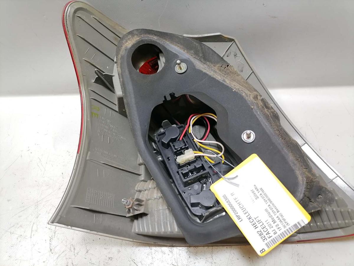 Toyota Yaris original Rücklicht Rückleuchte Schlussleuchte rechts Facelift Bj.2011